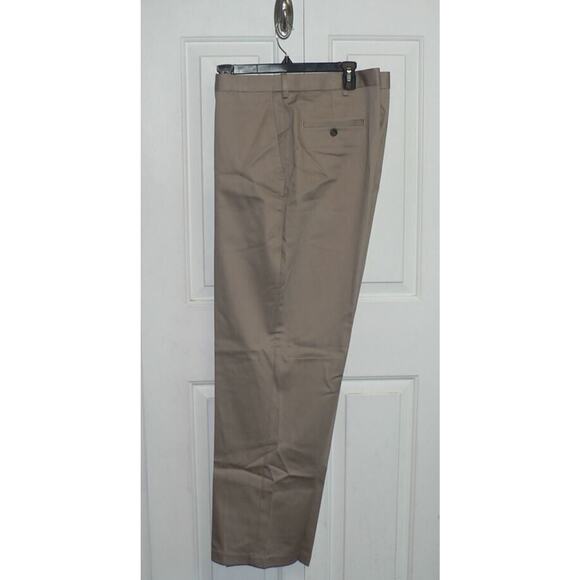 Haggar Men's Flat Front Classic Fit Premium No Iron Khaki in Khaki 40x32 $70 - Picture 6 of 6